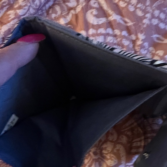 Vera Bradley Black and White Quilted Leaf Wallet - Picture 3 of 4